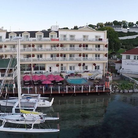 Chippewa Hotel Waterfront 매키낙 아일랜드 외부 사진